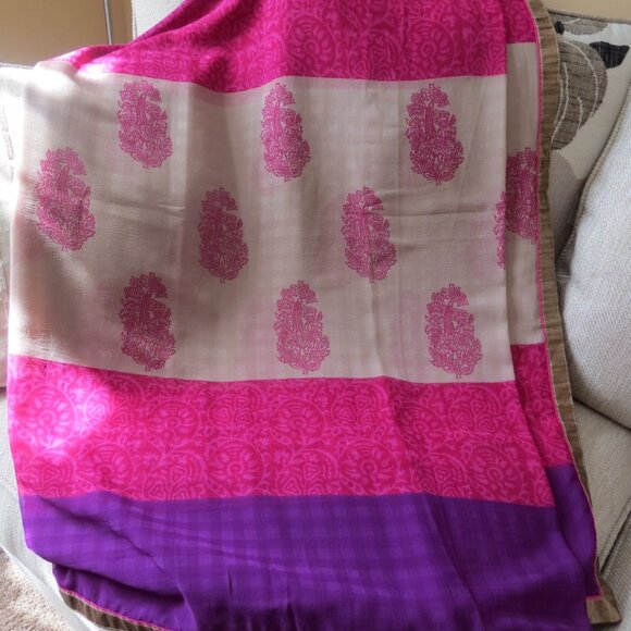 Elegant Georgette Saree in Purple, Pink & Cream | Zari Motif Print | Soft & Ligh - Picture 11 of 12